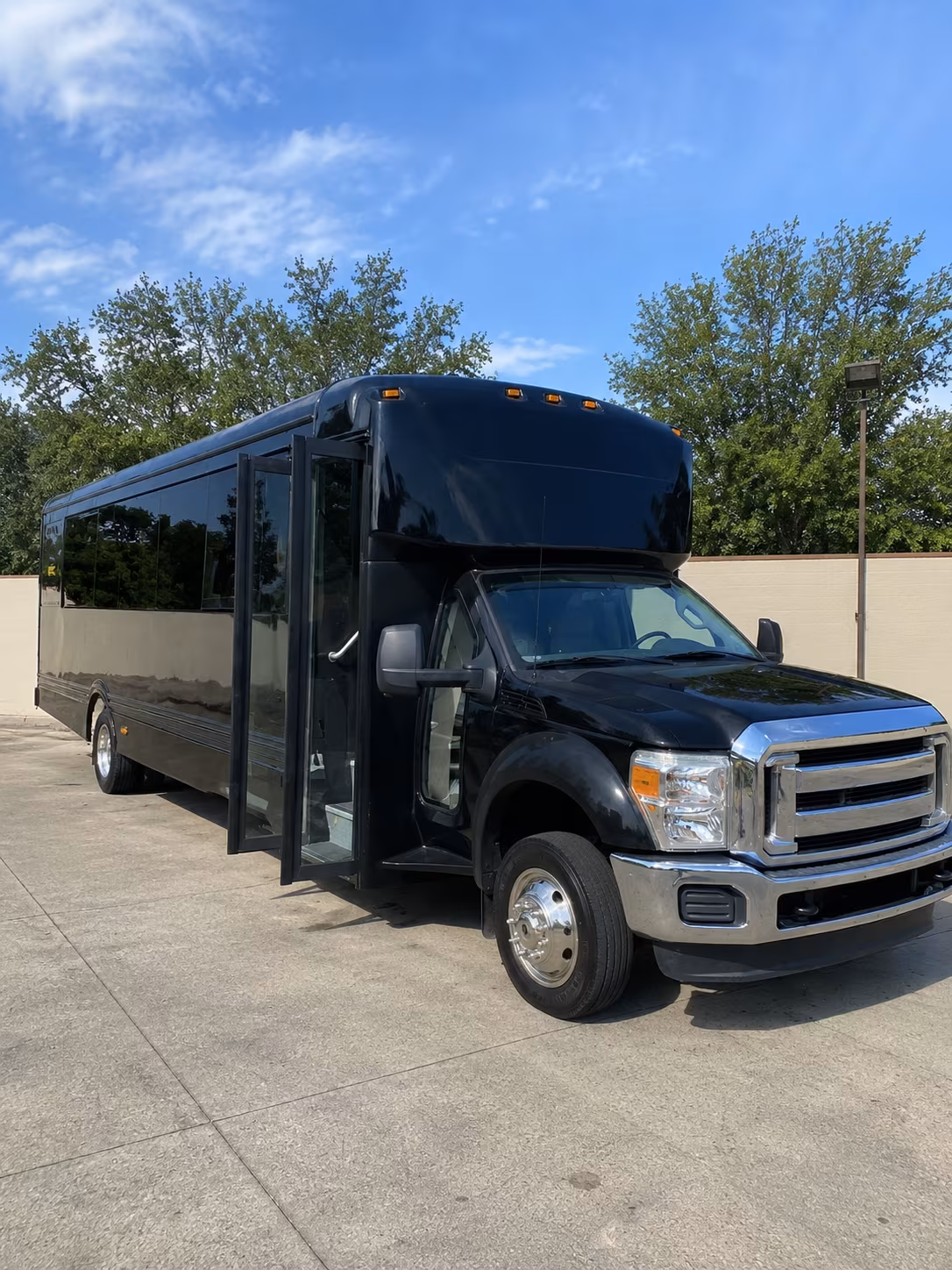grand forks 20 passenger party bus