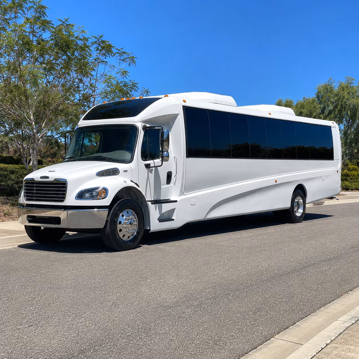 grand forks 28 passenger minibus