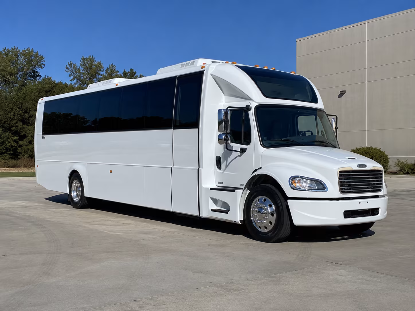 grand forks 28 passenger party bus