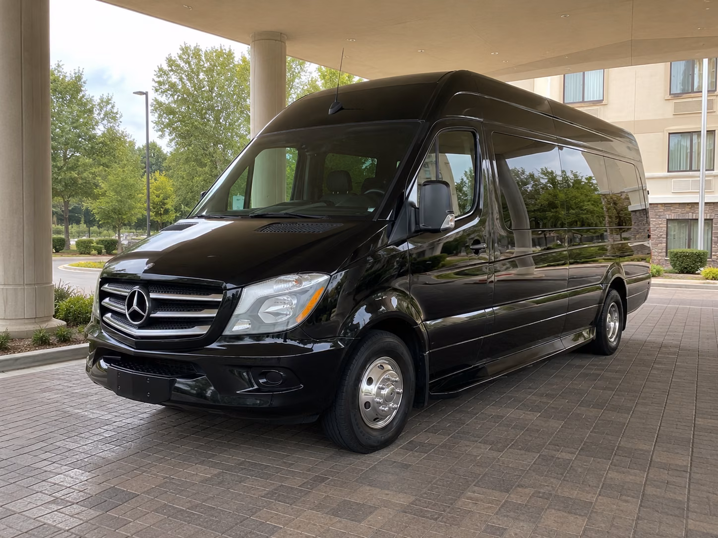 sprinter vans and small buses for private winery tours near grand forks